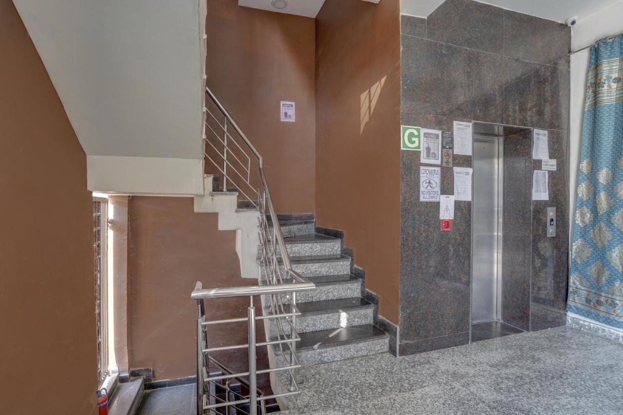 Oyo 78981 The Diamond Nest Noida Exterior photo